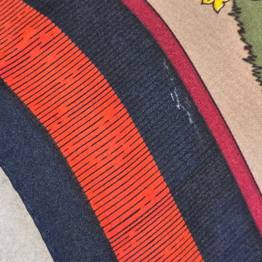 N/A square silk